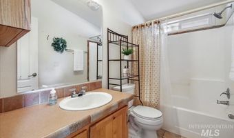 4240 N 1400 E, Buhl, ID 83316
