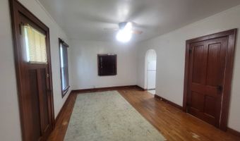 2015 L St, Auburn, NE 68305