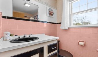 381 Auburn St, Cranston, RI 02910