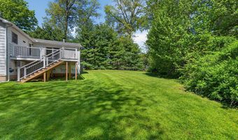 2 Spice Bush Ln, Branford, CT 06405