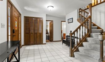 81 Plumwood Ct, Amherst, NY 14051