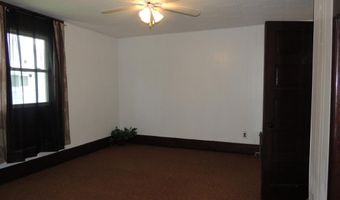 401 S Third St, Altamont, IL 62411