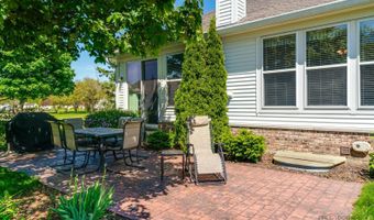 2 Tiverton Ct, Algonquin, IL 60102