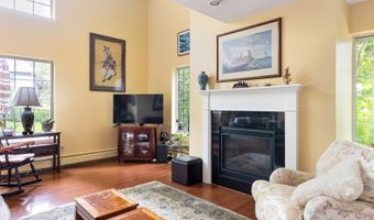 11 Lake Forest Dr, Burlington, VT 05401