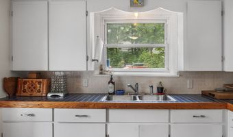 26 Wesley St Ct, Bath, ME 04530
