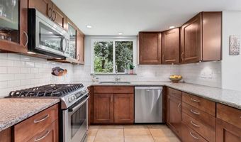 108 Tara Ridge Ct, Ballwin, MO 63021