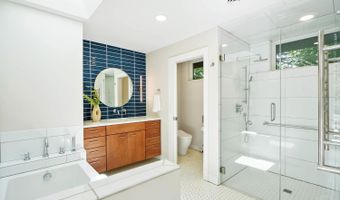 7460 Fair Oaks Dr, Amberley, OH 45237