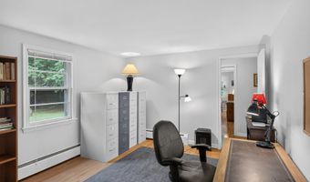437 Lovely St, Avon, CT 06001