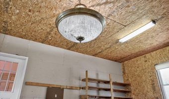 646 S Country Estates Ln, Bloomfield, IN 47424