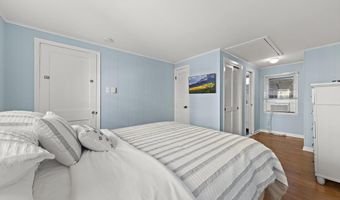 112 8TH St E, Beach Haven, NJ 08008