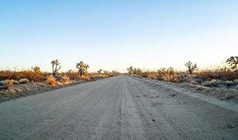 2641 S Javalina Rd, Yucca, AZ 86438