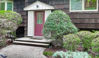 6 Potter Ln, Airmont, NY 10901