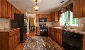 140 Ironworks Rd, Clinton, CT 06413