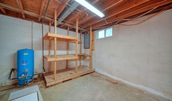 2943 Lee Marie Dr, Adrian, MI 49221