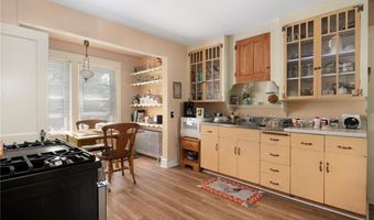 71 Philmont Ave, Cranston, RI 02910