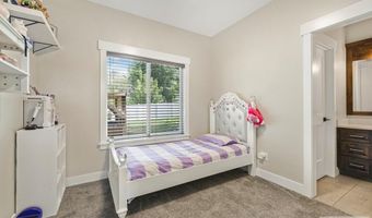4859 Mountain Bend Dr, Ammon, ID 83406