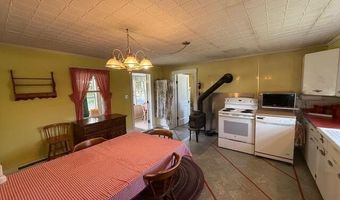 10 Palm St, Baileyville, ME 04694