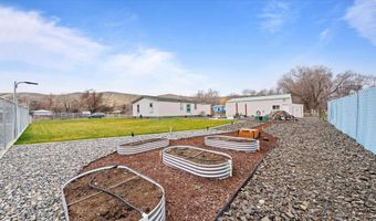 317 7th St, Benton City, WA 99320