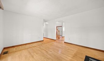 30 Seabreeze Dr, Bourne, MA 02532