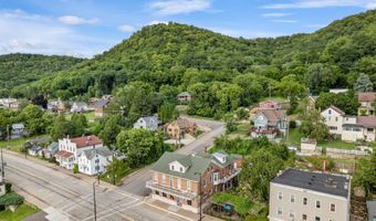 215 N Main St, Alma, WI 54610