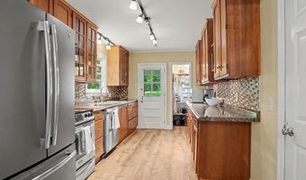 10 Crest Rd, Danbury, CT 06811