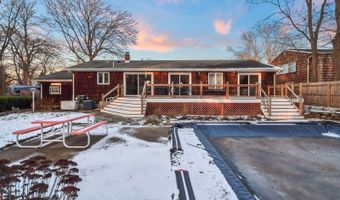 566 Morley Ct, Belford, NJ 07718