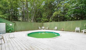 4 Clark Island Rd, Amherst, NH 03031