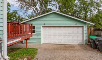 412 E Gray St, Des Moines, IA 50315