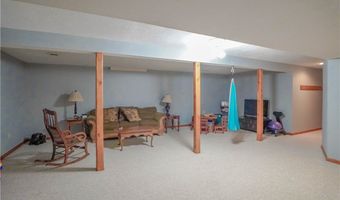 2641 Topflite Dr, Akron, OH 44312