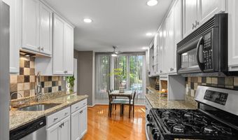 4932 SAUQUOIT Ln, Annandale, VA 22003