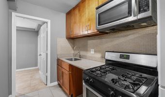 1613 17TH Pl SE 201, Washington, DC 20020