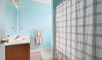 6112 MACARTHUR Dr, Harrisburg, PA 17112