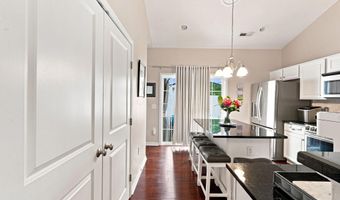 3992 Trade Royal Crossing Dr, Columbus, OH 43230