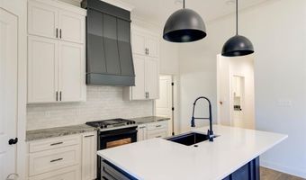 703 Julesburg Ln, Benton, LA 71006