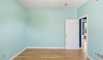 28 Fairview Ave, Cumberland, RI 02864