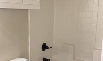 212 Navajo Trl, Alvarado, TX 76009