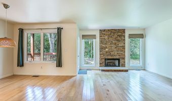 128 Ponds View Dr, Ann Arbor, MI 48103