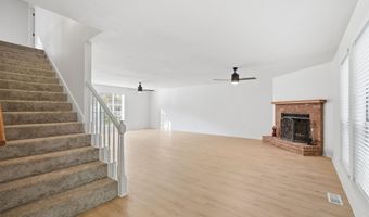 1313 River Oaks Dr, Benton, AR 72019