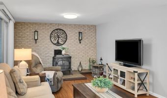 749 Park Ave, Belford, NJ 07718