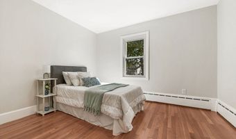 122 James St, Acushnet, MA 02743