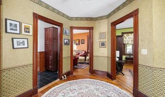 99 Roseneath Ave, Newport, RI 02840