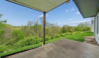1848 Ridgeview Circle Dr, Ballwin, MO 63021