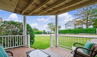 20 Roxbury Rd, Narragansett, RI 02882