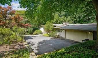 9009 CHARRED OAK Dr, Bethesda, MD 20817