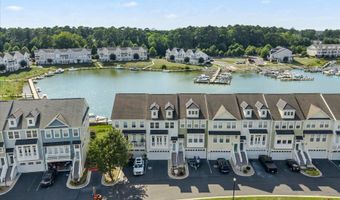 10900 HOLYSTONE Ln 202, Berlin, MD 21811