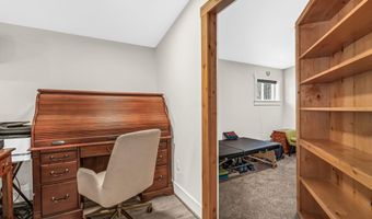 156 Congress St, Belfast, ME 04915