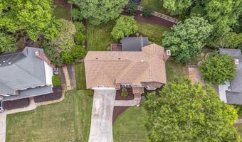 15 Misty Oaks Dr, Greer, SC 29651