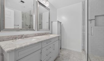932 HARRISON Cir, Alexandria, VA 22304