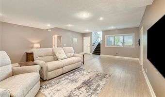 15006 Leavenworth Rd, Basehor, KS 66007