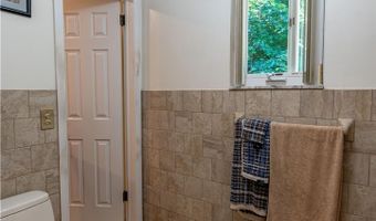 2442 Lisa Ln, Allentown, PA 18104